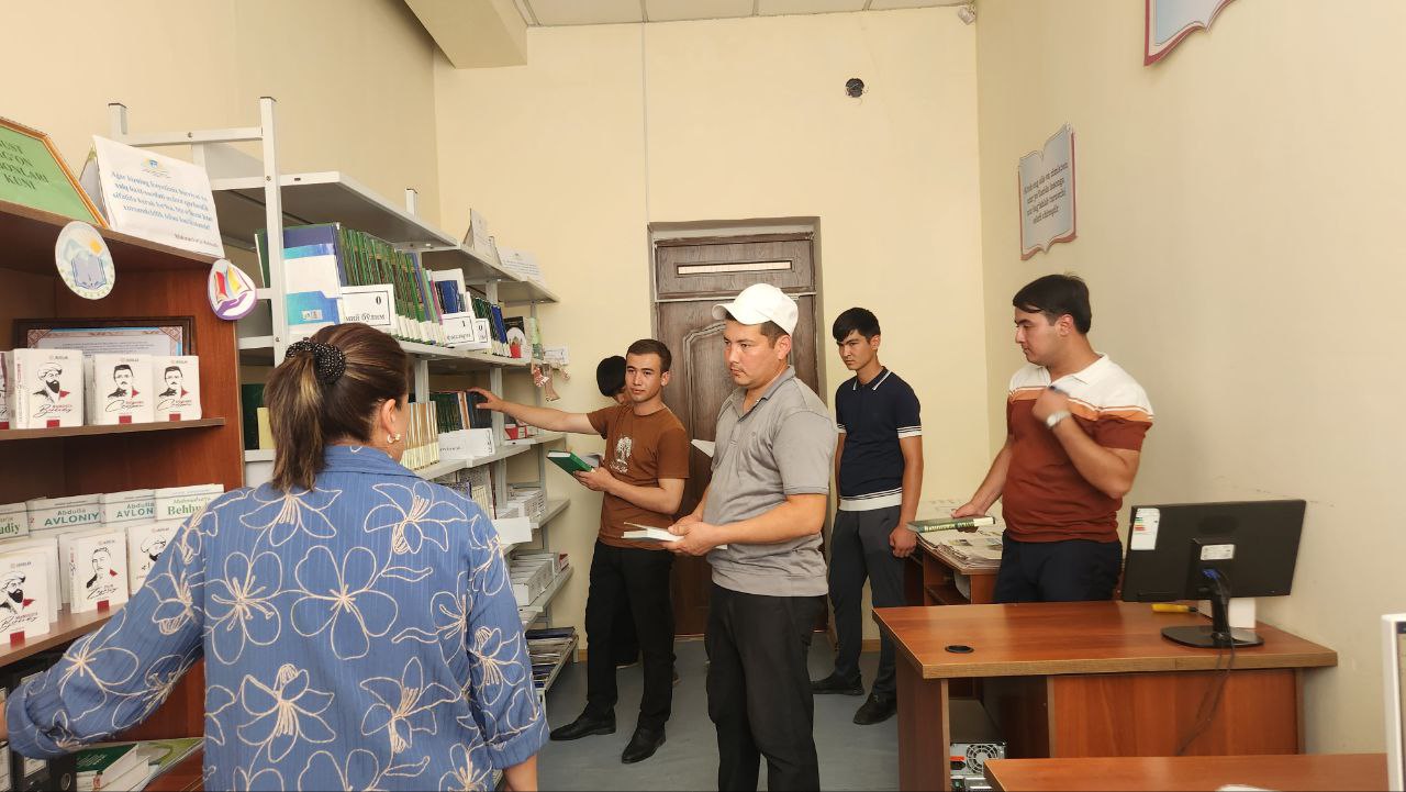 Urgut tuman axborot-kutubxona markazida tumanimizmizning Mo‘gol mahallasi yoshlari bilan 🏤kutubxona bo‘ylab ekskursiya tashkil etildi