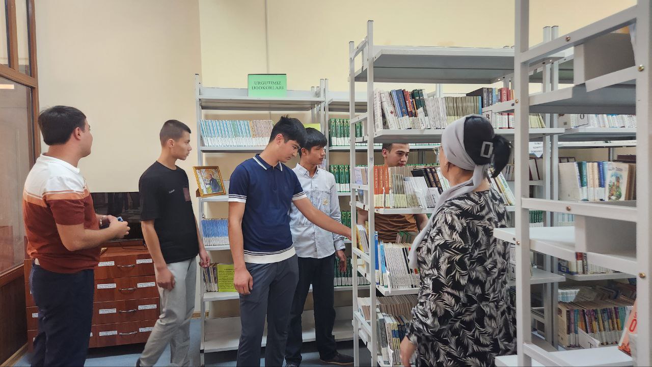 Urgut tuman axborot-kutubxona markazida tumanimizmizning Mo‘gol mahallasi yoshlari bilan 🏤kutubxona bo‘ylab ekskursiya tashkil etildi