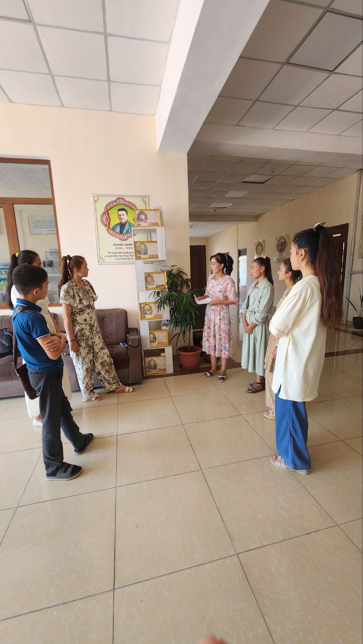 Qiziqarli kutubxonada - 100-maktab