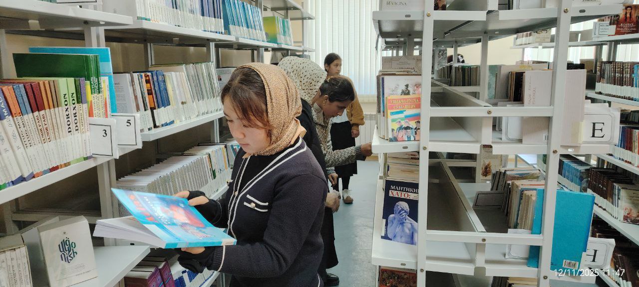 Urgut tuman axborot-kutubxona markazida "INFOLIB O'ZBEKISTON 2025"  XIV Milliy axborot-kutubxona haftaligining uchinchi kuni davomida kitobxonlikni targ‘ib qilish maqsadida  kutubxona bo‘ylab sayohat tashkil qilindi - 101-maktab