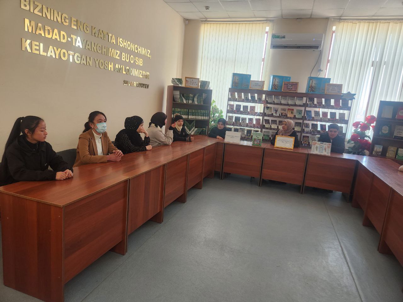 Xotin-qizlarga nisbatan zo'ravonlikka barham berish munosabati bilan "Gender tenglik taraqqiyot kafolati" mavzusida suhbat tashkil etildi.