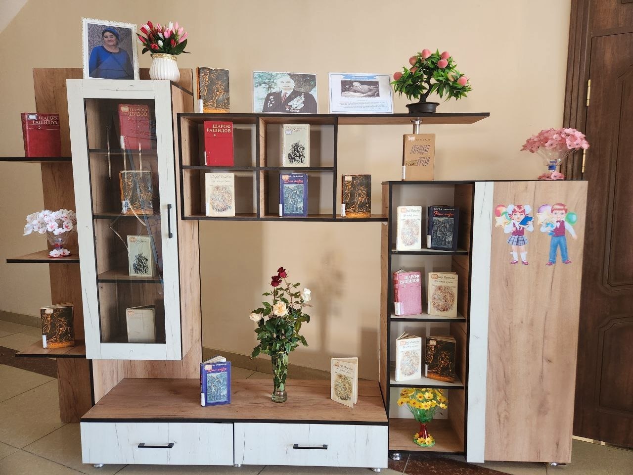 Sharof Rashidov tavalludiga bagʻishlangan kitob koʻrgazmasi