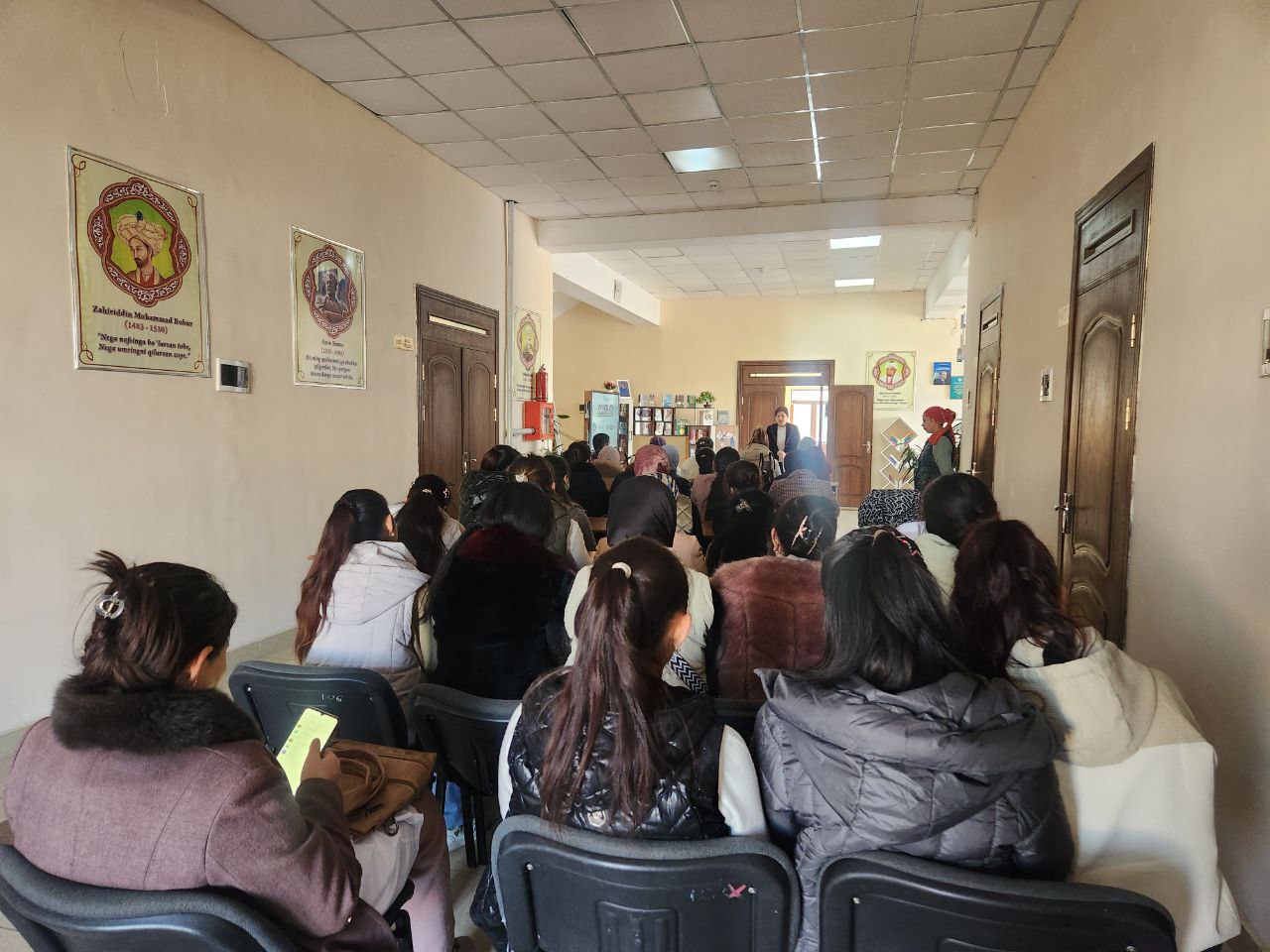 "INFOLIB OʻZBEKISTON 2025" XIV MILLIY AXBOROT-KUTUBXONA HAFTALIGI DAVOM ETMOQDA - 2-SON POLITEXNIKUMI TALABALARI