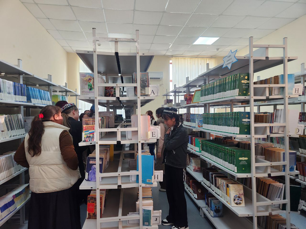"INFOLIB OʻZBEKISTON 2025" XIV MILLIY AXBOROT-KUTUBXONA HAFTALIGI DAVOM ETMOQDA - 2-KUN QIZIQARLI EKSKURSIYALAR 60-125-maktablar