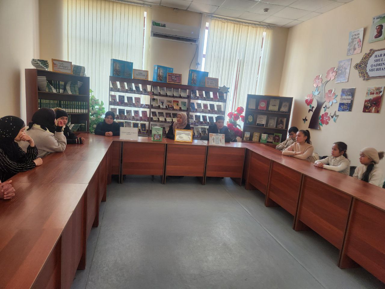 Xotin-qizlarga nisbatan zo'ravonlikka barham berish munosabati bilan "Gender tenglik taraqqiyot kafolati" mavzusida suhbat tashkil etildi.