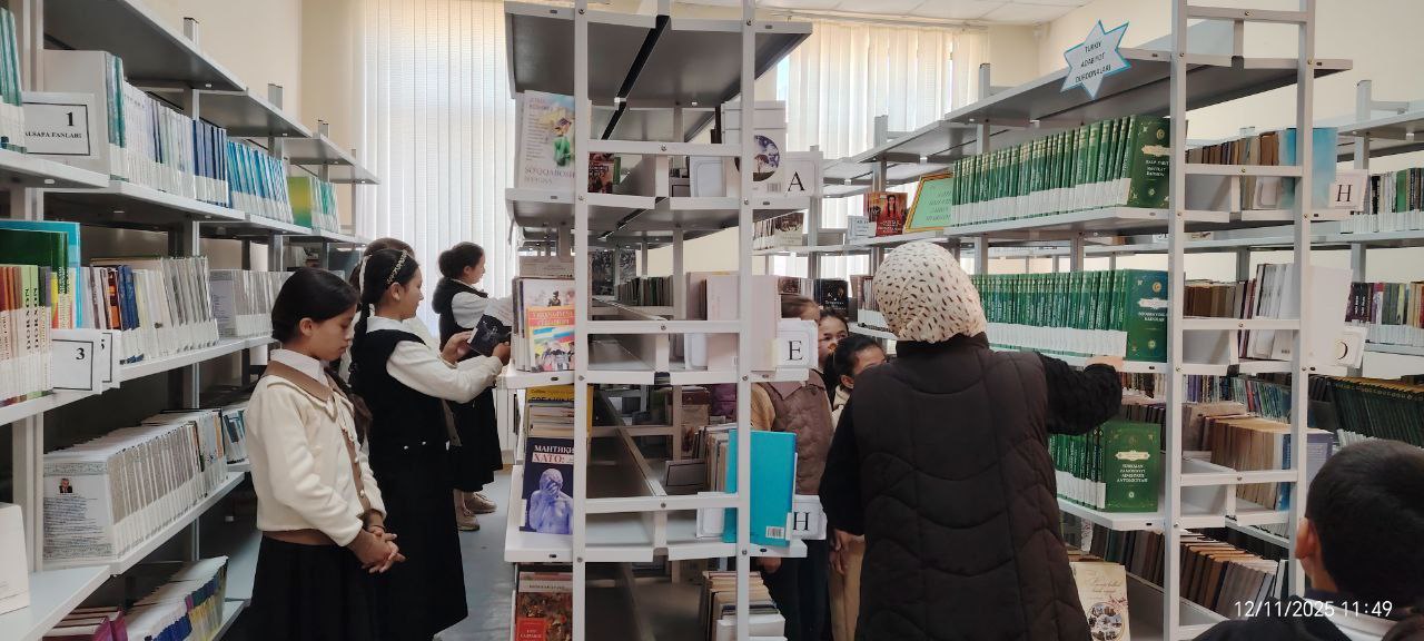 Axborot-kutubxona markazida  “INFOLIB OʻZBEKISTON-2025” XIV Milliy axborot-kutubxona haftaligining uchinchi kuni davomida kitobxonlikni targ‘ib qilish maqsadida  kutubxona bo‘ylab sayohat tashkil qilindi - 67 - 75 -maktablar