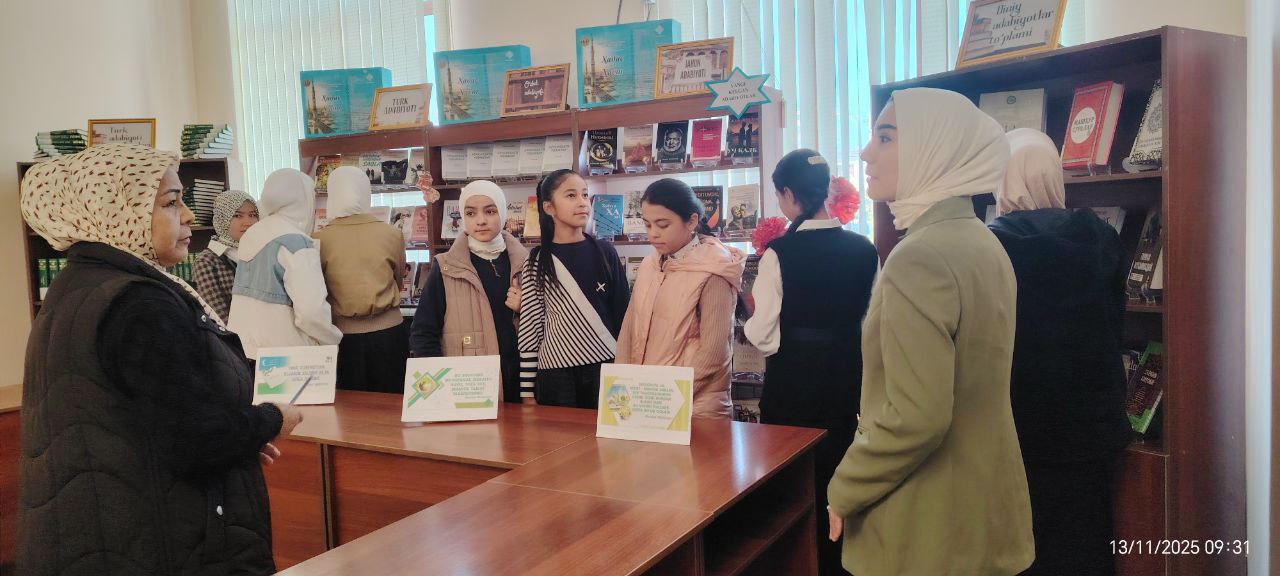 Axborot-kutubxona markazida  “INFOLIB OʻZBEKISTON-2025” XIV Milliy axborot-kutubxona haftaligining uchinchi kuni davomida kitobxonlikni targ‘ib qilish maqsadida  kutubxona bo‘ylab sayohat tashkil qilindi - 121-maktab